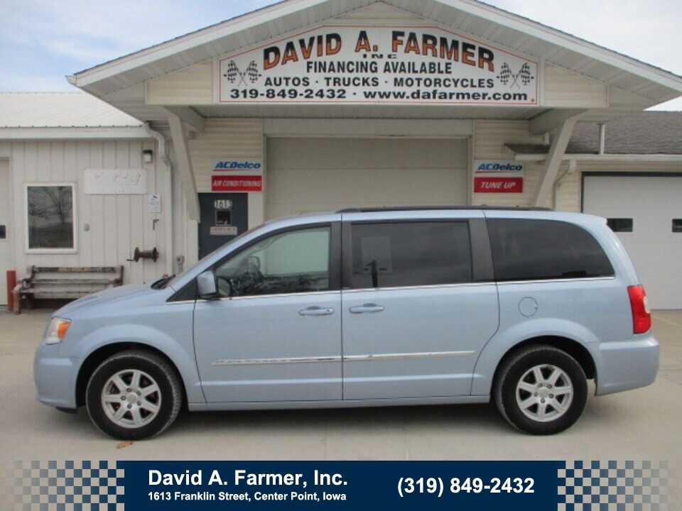 2012 Chrysler Town & Country  - David A. Farmer, Inc.